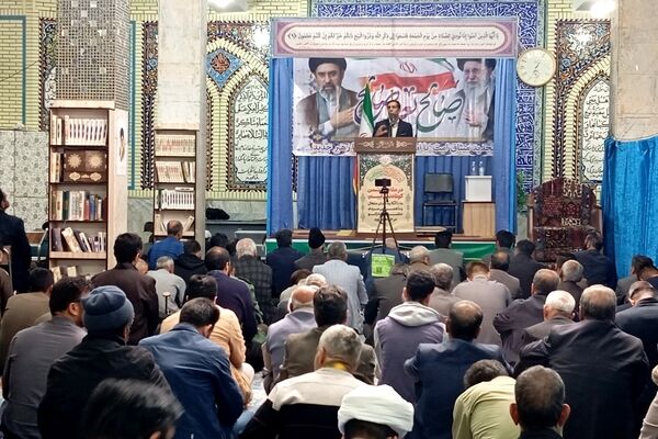 نماز جمعه شهر بن با سخنرانی رئیس آموزش و پرورش 