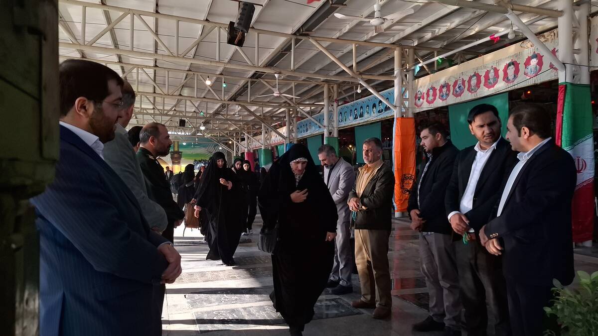 مراسم بدرقه دانش‌آموزان دختر مدارس شهرستان ملارد به مناطق عملیاتی جنوب کشور 