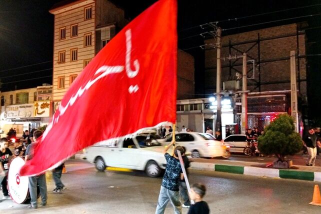 طنین نوای لبیک یا حسین در محفل عاشقان ولایت