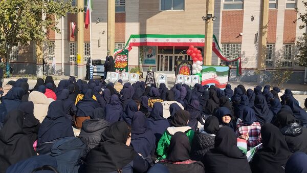 ۱۳ آبان روز دانش آموز و استکبار ستیزی