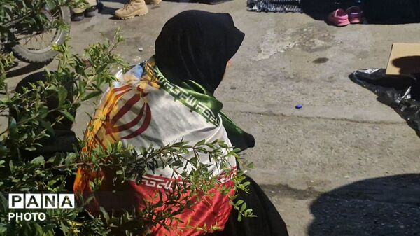 شکوه ایثار در قم؛ پیکر شهید ایران بر دستان ملت تشییع شد