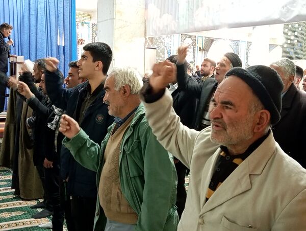 نماز جمعه‌ای که در آن شعار «مرگ بر آمریکا» طنین‌انداز شد