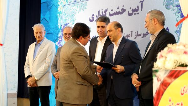 خشت گذاری ۵ پروژه‌ عمرانی منطقه ۵ آموزش و پرورش شهر تهران