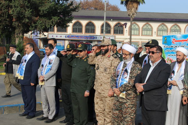 صبحگاه مشترک نیرو‌های مسلح در آمل 