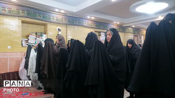 ضیافت افطاری و اقامه نماز جماعت در روز چهارم ماه مبارک رمضان در حسینیه شهر بار نیشابور 