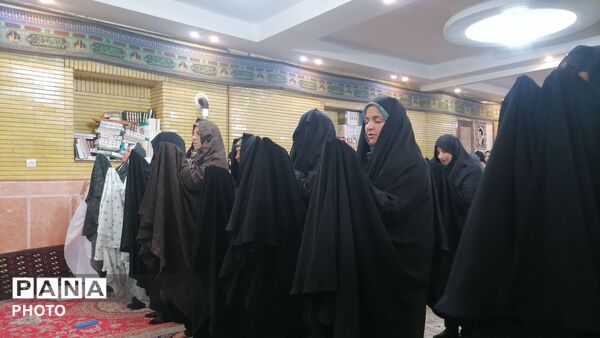 ضیافت افطاری و اقامه نماز جماعت در روز چهارم ماه مبارک رمضان در حسینیه شهر بار نیشابور 