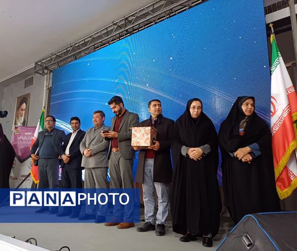 تجلیل از برگزیدگان 2 جشنواره پرورشی در شهرستان زرقان 