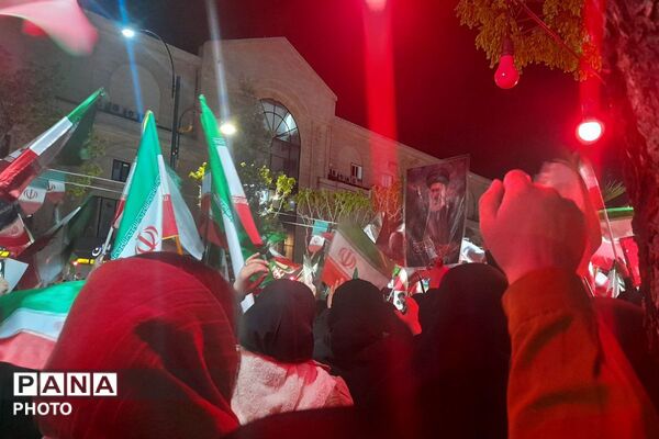 حضور مردم‌ نسیم‌شهر در سی هفتمین تجمع شبانه میدان‌ هفت‌تیر