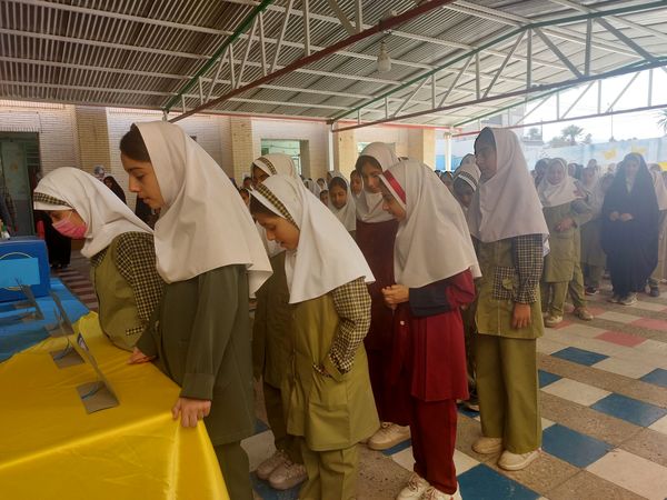 برگزاری انتخابات شورای دانش‌آموزی در مدرسه حضرت معصومه(س) حاجی‌آباد