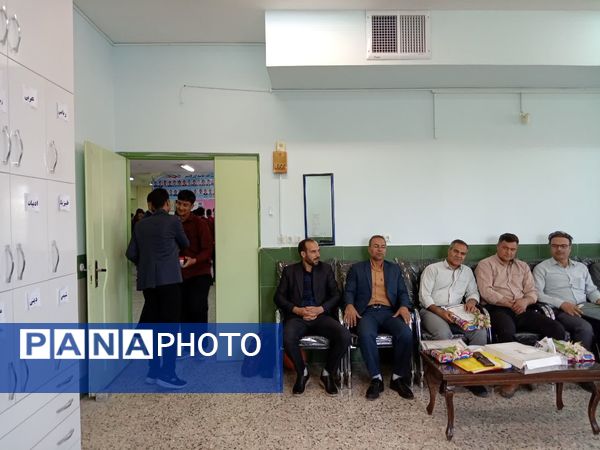 مراسم تقدیر از دبیران دبیرستان نمونه آیت الله خامنه‌ای