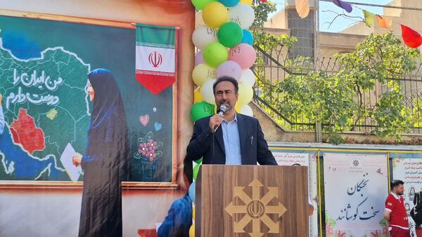 آیین متمرکز استانی جشن عاطفه‌ها‌ در دبیرستان فرزانگان یک ناحیه یک کرج 
