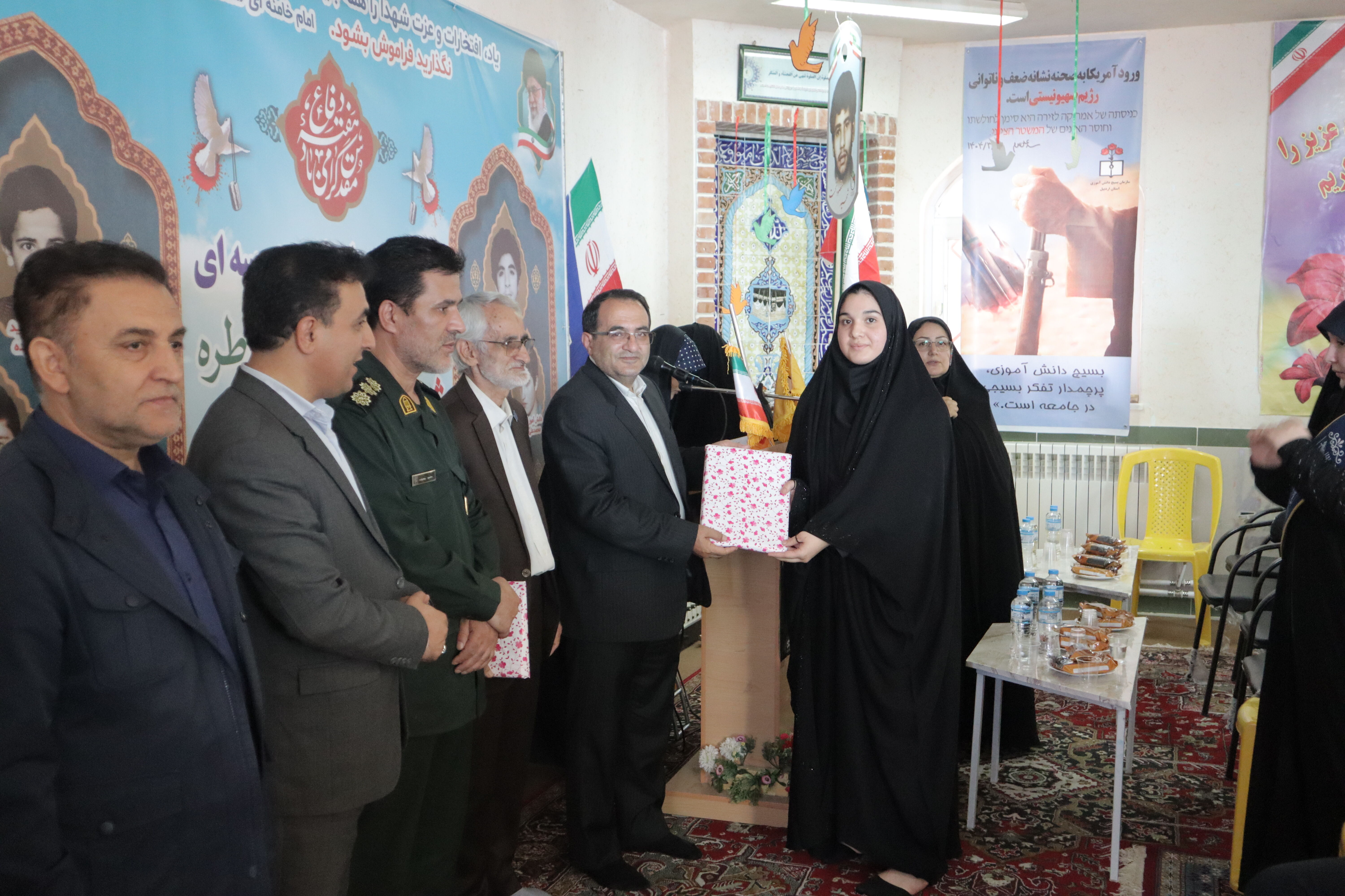 ترویج فرهنگ ایثار و شهادت برای نسل امروزی یک امر ضروری است