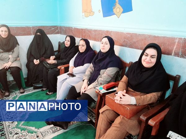 جشن بزرگداشت مقام معلم در دبستان نبوت شهرستان بوشهر