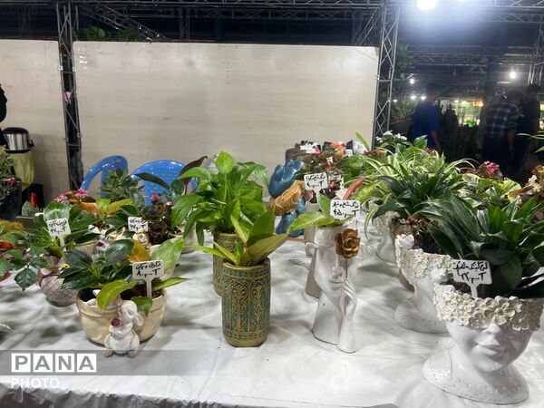 اولین نمایشگاه بهاره گل و گیاه و سوغاتی های محلی در شهرکرد