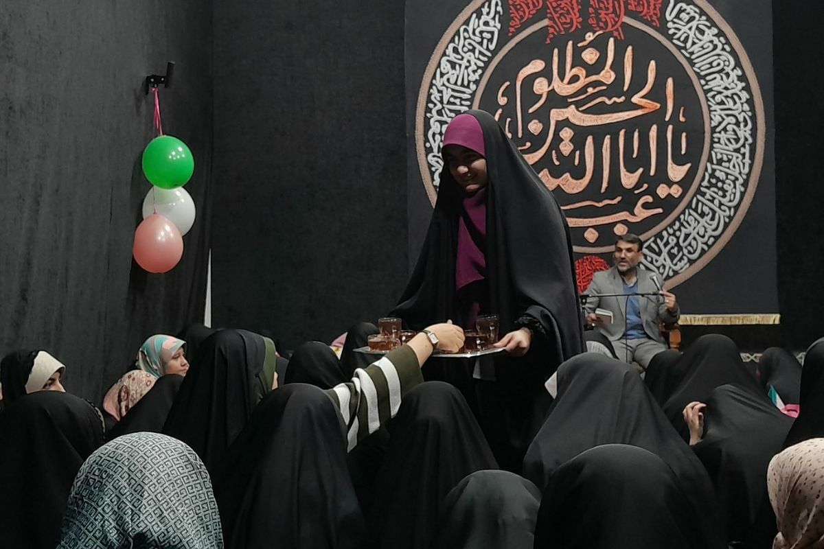 جشن ولادت امیرالمؤمنین امام علی(ع) در مسجد حسین‌بن‌علی قائمیه