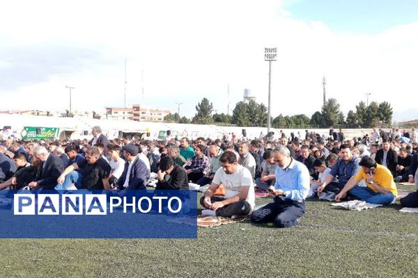 برگزاری باشکوه نماز عیدفطر در باقرشهر 