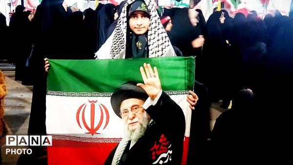  تکرار حماسه حضور و تجدید عهد با رهبر در بناب