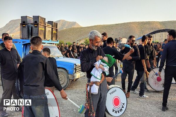 ارادت مردم در روز تاسوعای حسینی با برگزاری هئیت عزاداری به ابوالفضل عباس  