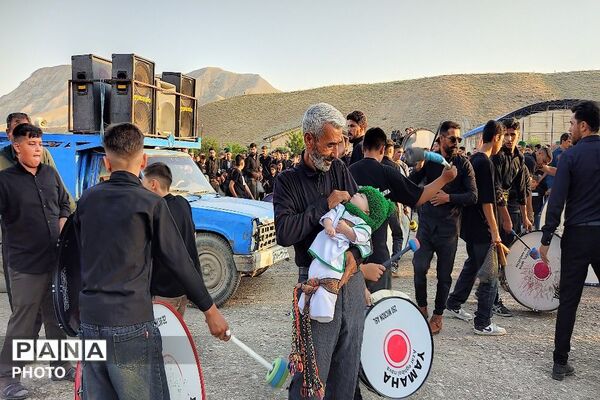 ارادت مردم در روز تاسوعای حسینی با برگزاری هئیت عزاداری به ابوالفضل عباس  