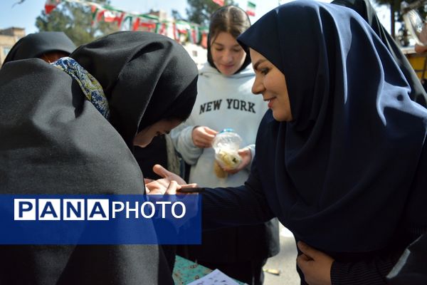 عطر رضوی در جشن نیمه شعبان مدرسه حکمت