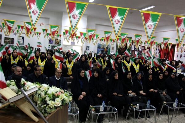 افتتاح نمایشگاه شکوفایی هنر و مهارت زنان و دختران هنرستان استاد شهریار 