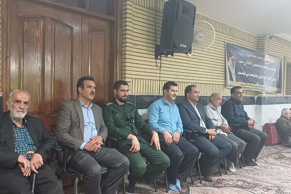 محفل انس با قرآن کریم با حضور پرشور دانش‌آموزان شهر آبسرد شهرستان دماوند