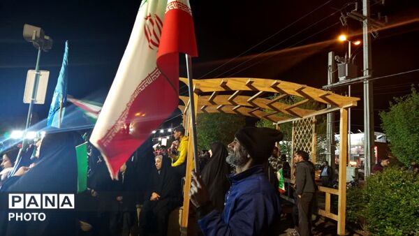 قاب هایی از حضور مردم در تجمعات انقلابی محله آزادشهر یزد