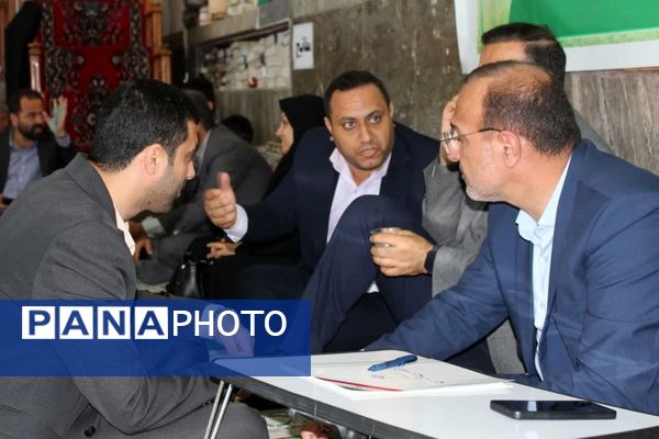 برپایی میز خدمت به‌مناسبت هفته دولت در میاندورود 