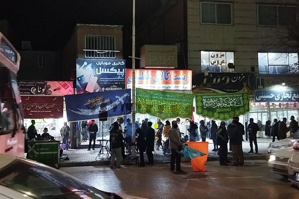 گذری بر فعالیت چایخانه امیر المومنین در شب میلاد حضرت مهدی ( عج)