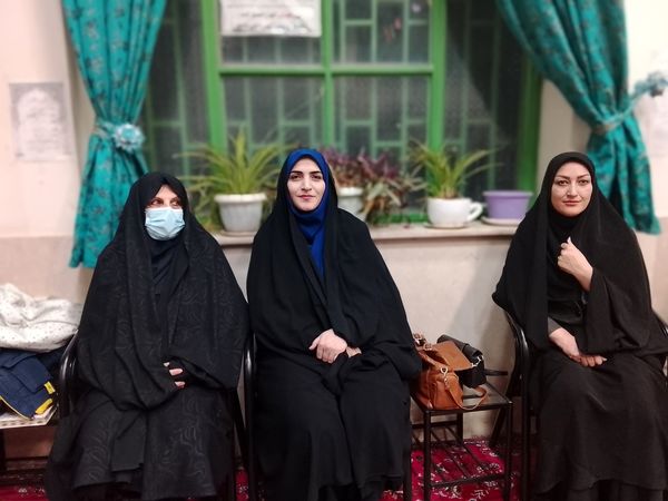 محفل انس با قرآن با حضور دانش آموزان دبستان دخترانه ناهید نخودی