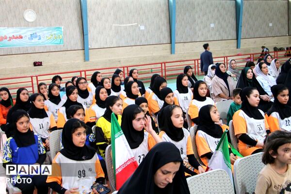 تجلیل از ملی‌پوش هندبال قرچک پس از بازگشت از مسابقات قهرمانی آسیا