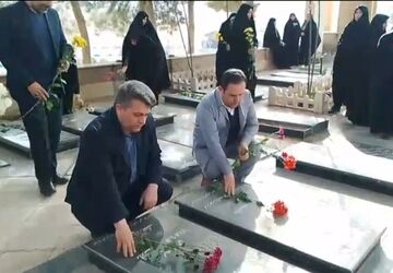 تجدید پیمان فرهنگیان و دانش‌آموزان فرهیخته پاکدشت با شهدا