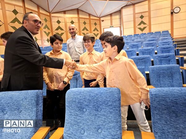 درخشش دانش‌آموزان منطقه ۳ در اختتامیه استانی جشنواره فرهنگی و هنری «امید فردا»