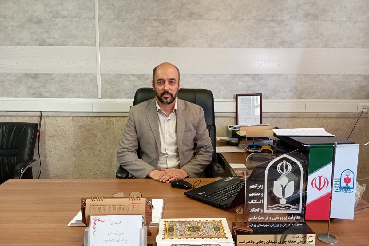 برنامه‌های پرورشی و فرهنگی با هدف ارتقاء هویت دینی و فرهنگی دانش‌آموزان  تدوین شده است