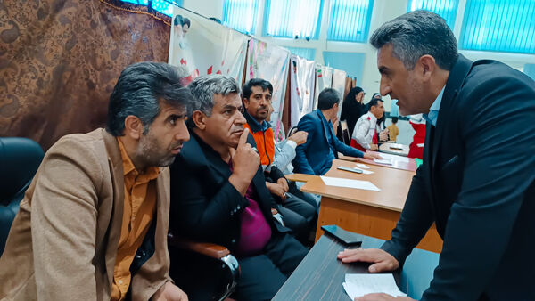 برپایی میز خدمت فرماندار و مدیران شهرستان مارگون 