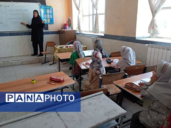 کلاس‌های تقویتی در ایام تابستان در دبستان شهید نجفی فدافن