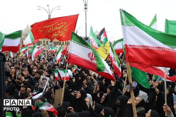 همدان یکپارچه در خروش بیعت با امام