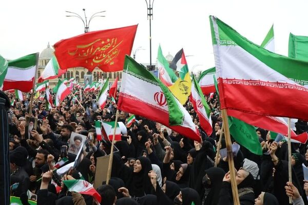 همدان یکپارچه در خروش بیعت با امام