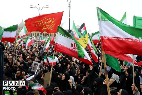 همدان یکپارچه در خروش بیعت با امام