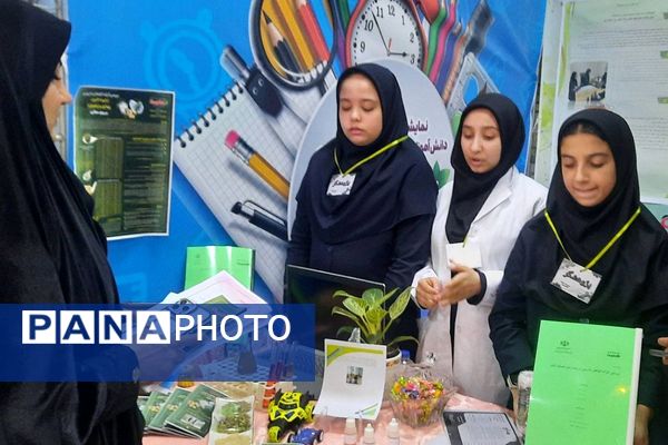 برگزاری نمایشگاه دستاوردهای دانش آموزان مدارس حکمت نبوی. ناحیه دو شهرری 