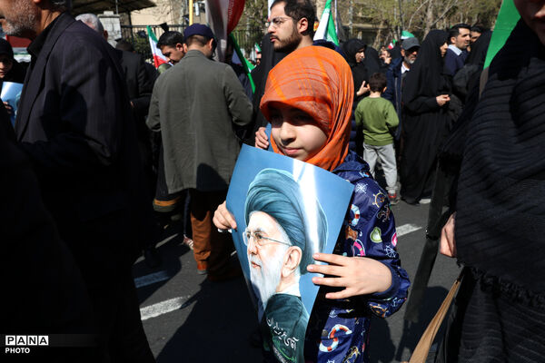 تشییع پیکر شهیدان لاریجانی، سلیمانی و شهدای ناوشکن دنا - 3