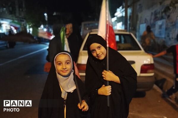 هم‌صدایی مردم و مسئولان در تجمع شبانه شهرک انقلاب