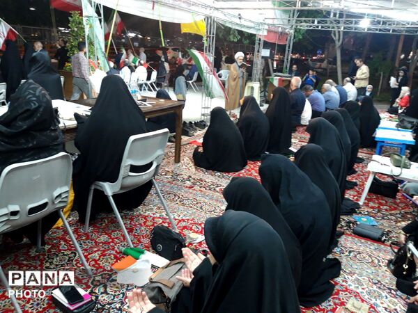 اقامه نماز استغاثه به امام زمان (عج) در موکب حماسه مقاومت دانش آموز 