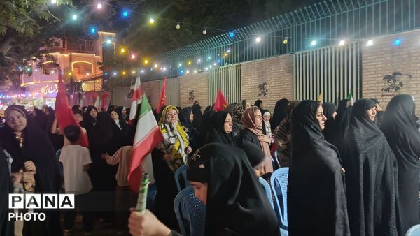 جشن میلاد پیامبر اکرم و امام جعفر صادق در میدان حافظ شهرستان نیشابور 