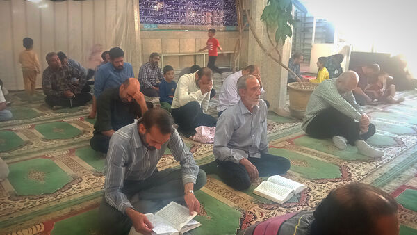 آوای دلنشین دعای عرفه در مساجد شهر بن طنین‌انداز شد