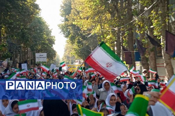 حضور پرشور دختران و پسران شهریار در روز استکبار ستیزی