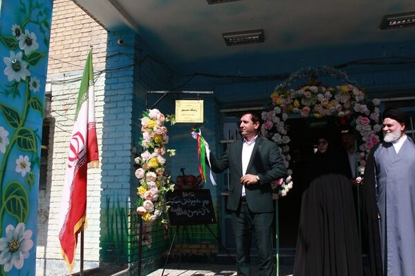 آیین نواختن زنگ بازگشایی مدارس در بهارستان‌2
