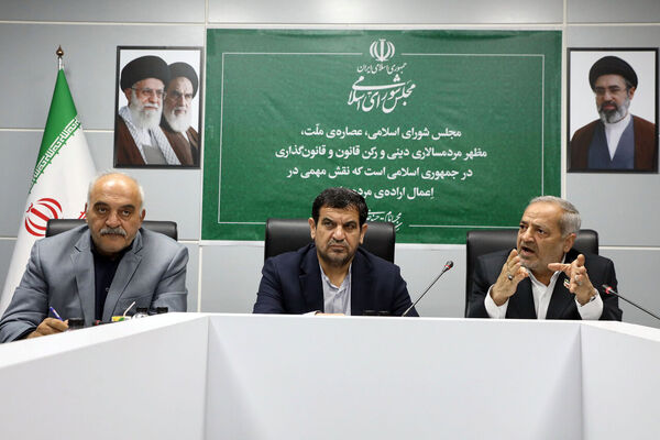 نیروهای غیررسمی آموزش‌وپرورش تعیین تکلیف می‌شوند