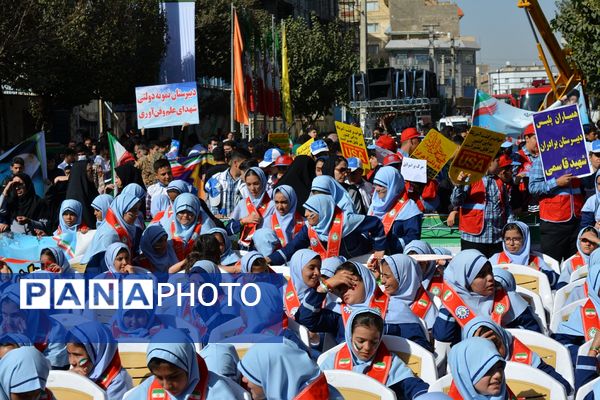 تجلی اقتدار مردم بهارستان در راهپیمایی ۱۳ آبان