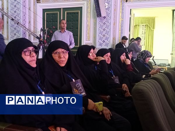 شب شعر آیینی پیرغلامان حسینی برگزار شد